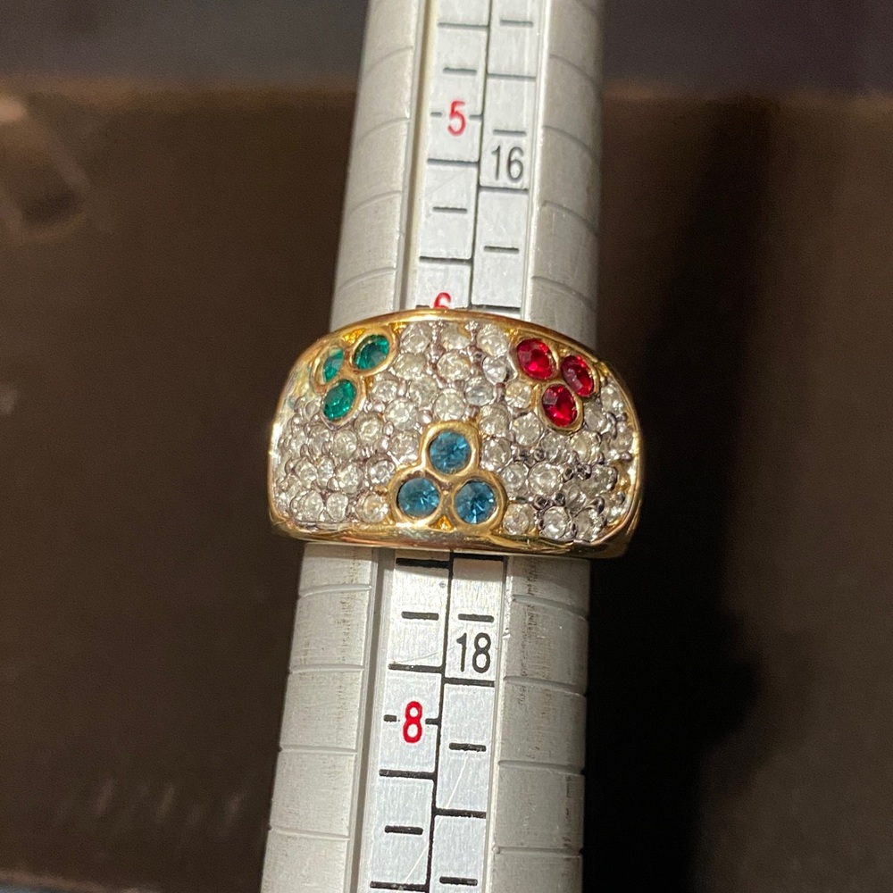 Elegant vintage size 6 3/4 18KT H.G.E. Multicolor Gemstone Ring